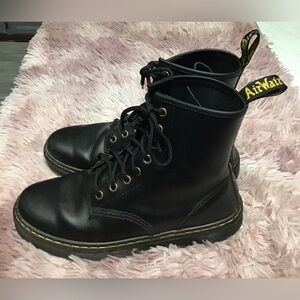 Dr. Martens Black Ankle Boots with Yellow Accents
Women’s size 8
Men’s size 7